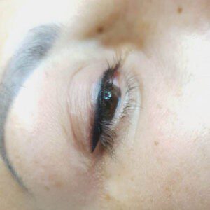 Aneta Budzinska makijaz permanentny kreski oka