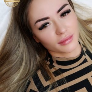 Aneta Budzinska makijaz permanentny brwi