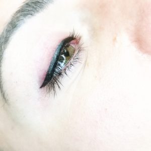 Aneta Budzinska makijaz permanentny kreski oka