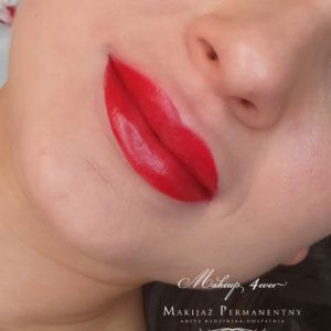 Aneta Budzinska makijaz permanentny usta