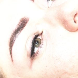 Aneta Budzinska makijaz permanentny kreski oka