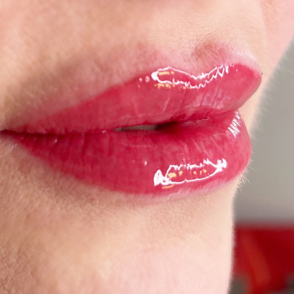 Aneta Budzinska makijaz permanentny usta