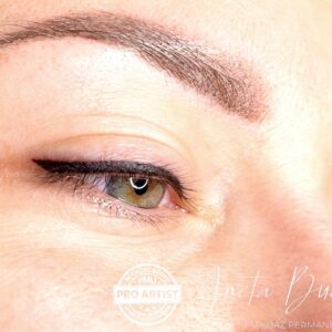 Aneta Budzinska makijaz permanentny kreski oka